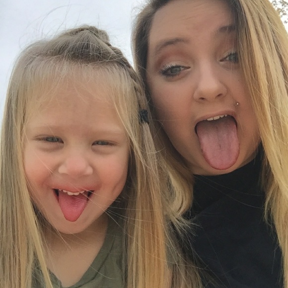 Meet your Posher, Christine and annabelle - Picture 3 of 3